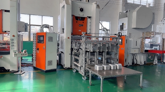 kaufen 26KW mechanische Energiequelle Aluminiumfolie Behälter Herstellungsmaschine für 1-5 Hohlräume online manufacture