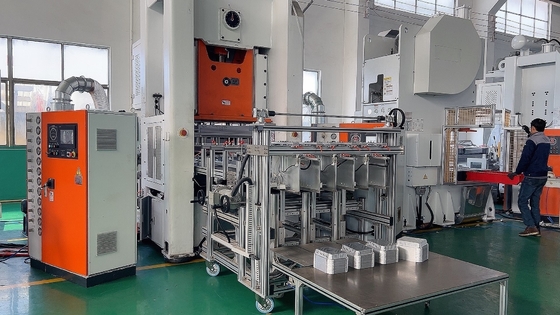 kaufen 12000PCS/Stunde Pneumatische Aluminiumfolie Nahrungsmittelbehälter Herstellungsmaschine H-Type PLC Steuerung online manufacture