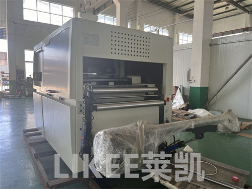 kaufen Automatische 12KW Aluminiumfolie Papier Deckel Schneidmaschine online manufacture