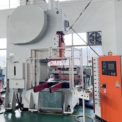 kaufen Maximale Folie Durchgang 950mm Reichweite von 3 Hohlräumen Aluminiumfolie Tray Making Machine online manufacture