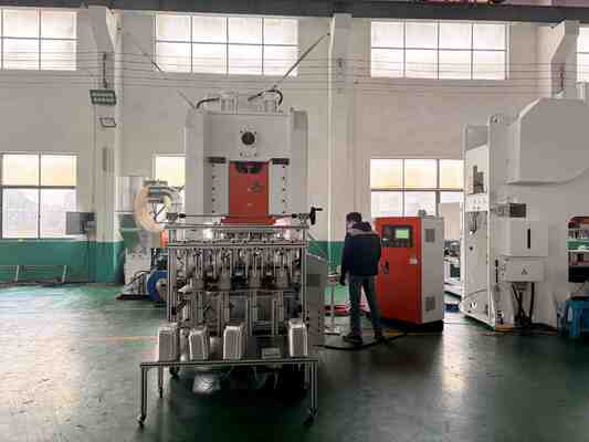 kaufen Maschine zur Herstellung von Aluminiumfolien LK-T80 mit 50 Schlägen/Min. Durchschnittliche Produktionsgeschwindigkeit 80 Tonnen Druckleistung und 10-jährige Lebensdauer Online-Herstellung