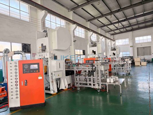 kaufen Vollautomatische Aluminiumfolie-Containermaschine mit 19 kW Motorleistung und Übersee-Installationsdienst Online-Herstellung