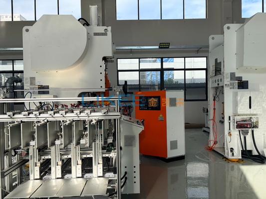 kaufen 63 Ton Presskapazität Aluminium-Lebensmittelbehältermaschine mit 35-70 Hüben/Min und 9.000-12.000 Stück/Stunde Leistung Online-Herstellung