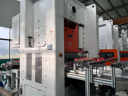 1 ~ 5 Hohlräume 12000 Stück/Stunde Aluminiumfolie Behälter Maschine Custom Form Design