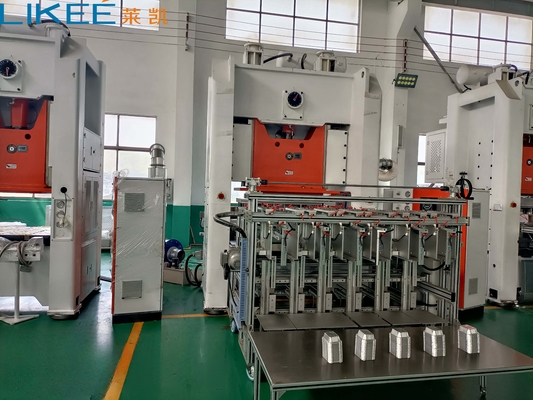 130 Tonnen 5~6 Wege Vollautomatik Aluminiumfolie Behälter Herstellungsmaschine