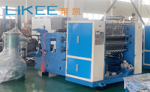 27kW Hochpräzisions-Aluminiumfolie-Kürzmaschine mit V-Form, gefalteter und verstellbarer Geschwindigkeit