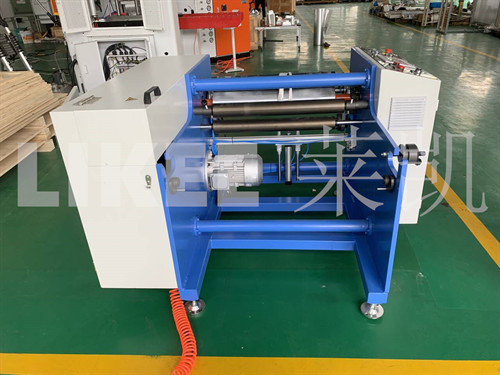 Mitsubishi Halbautomatische Hochgeschwindigkeits-Küchenmaschine mit Aluminiumfolie-Roll-Slitter-Wiederwickler