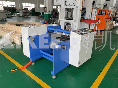 Manuelle halbautomatische 2-Wellen-Aluminiumfolie-Küchen-Roll-Schneidmaschine