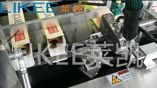 Automatische Verpackungsmaschine für Aluminiumfolie und Karton für 400 g/m2 Weißkarton