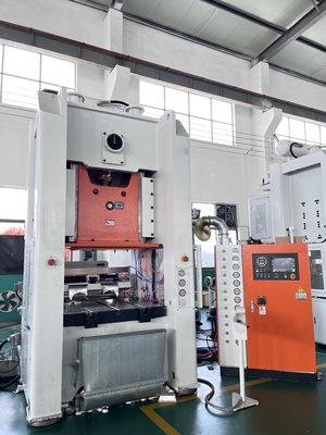 12000 Stück pro Stunde Produktionskapazität Aluminiumfolie Behälter 35-70 Schläge/min Arbeitsgeschwindigkeit für die Geschwindigkeitsproduktion