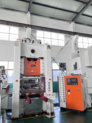 LK-T80 Disposable 6.5 Inch Pan Mitsubishi PLC Aluminium Foil Making Machine