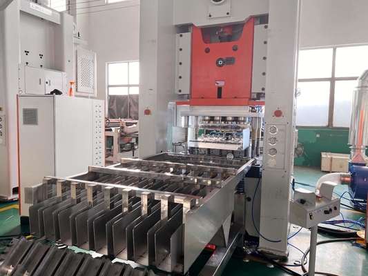 2024 Neueste Aluminiumfolie-Kuchen-Tart-Sammelmaschine mit Siemens Motor