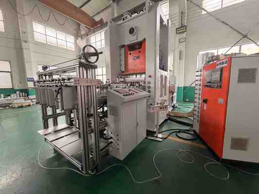 LK-T80 Aluminiumfolienbehältermaschine mit H-Struktur für 12000 Stück/Stunde Hochpräzise Stahlstabilität