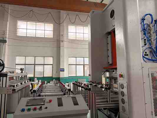 LK-T80 Aluminiumfolie Behälter Maschine entfernen mehrere Abteilungen Einweg