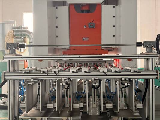 LK-T80 Aluminiumfolie-Fertigungsmaschine mit SMC-Pneumatikkomponenten 80 Tonnen Druckkapazität für 24 Stunden Betrieb